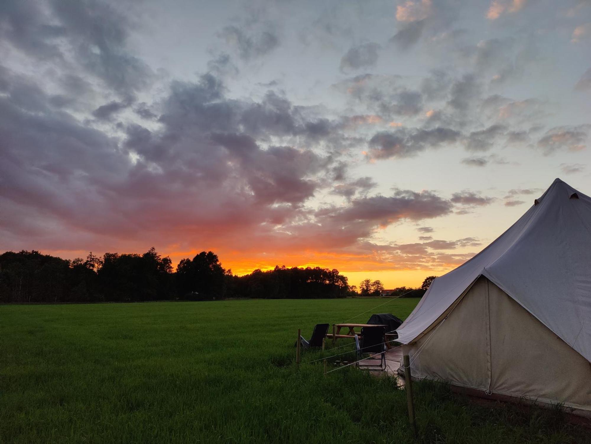 Under Canvas Bornholm Ostermarie Bagian luar foto