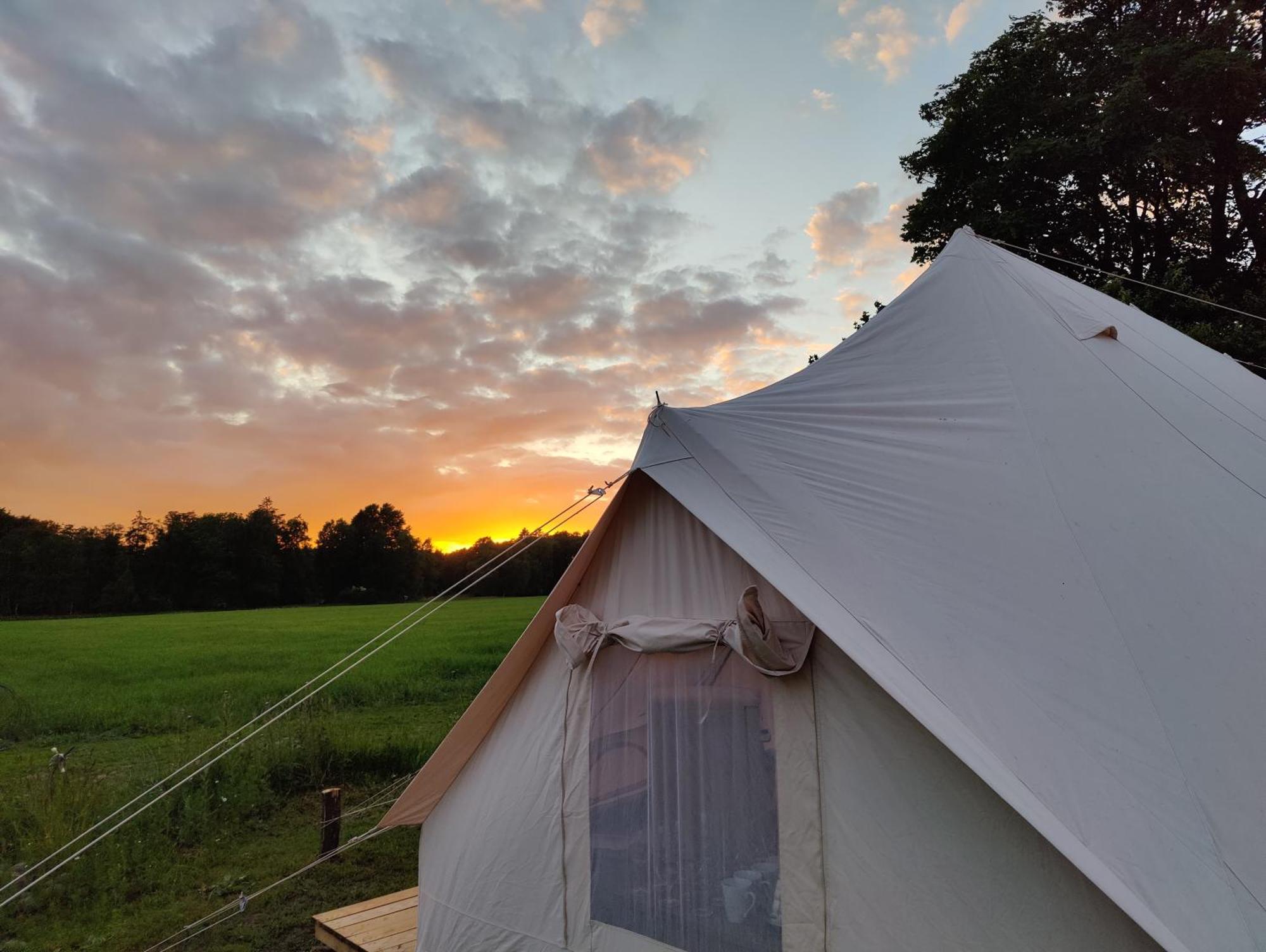Under Canvas Bornholm Ostermarie Bagian luar foto