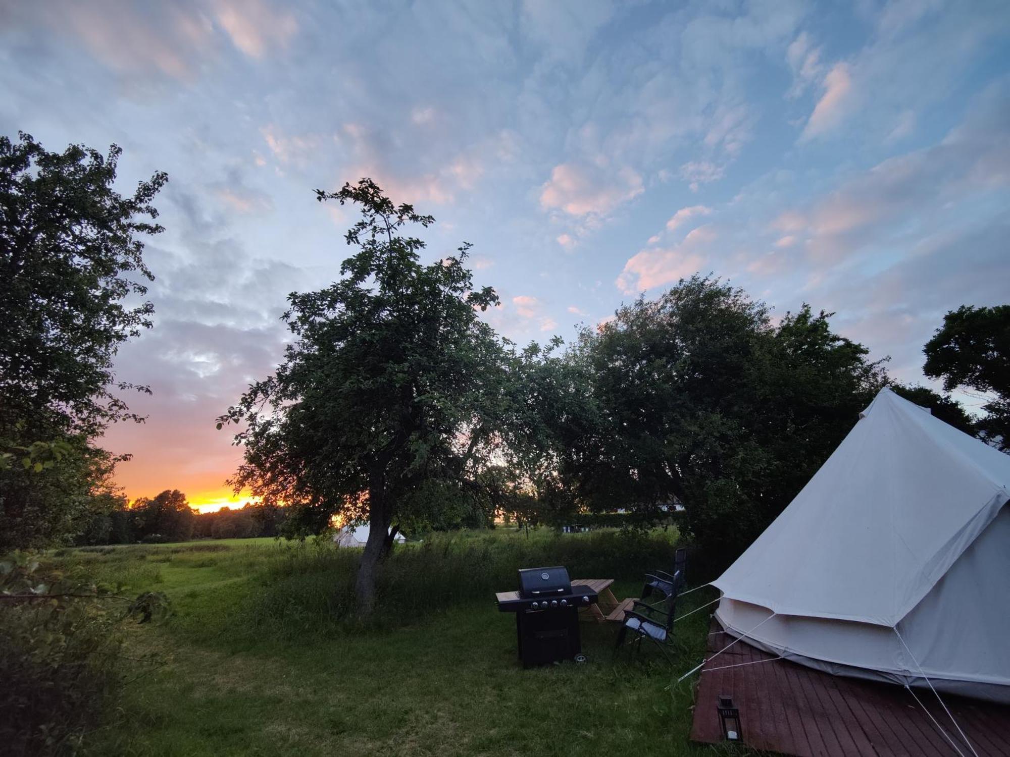 Under Canvas Bornholm Ostermarie Bagian luar foto