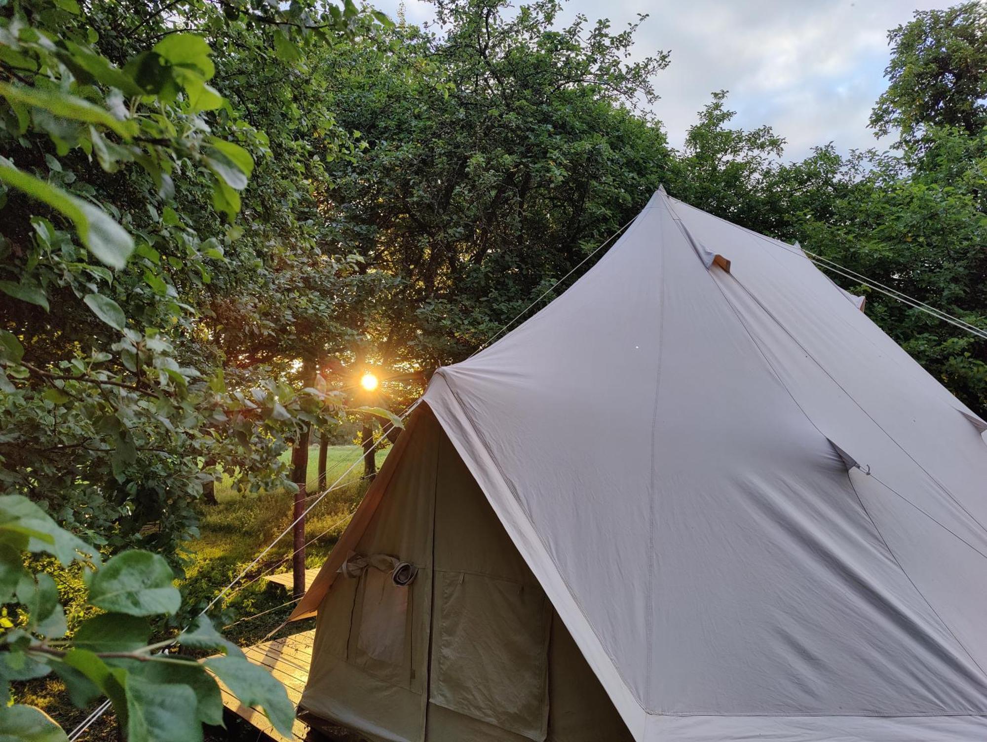 Under Canvas Bornholm Ostermarie Bagian luar foto